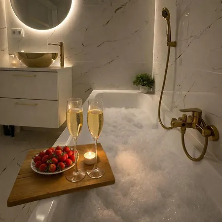 Nowe Luksusowe Apartamenty Z Wanna Premium Manufaktura-Orientarium Zoo-Aquapark Fala-Prywatny Na Wylacznosc - W Pelni Wyposazony Apartament -Blok, Niskie Pietro, Zamykany Parking Na Pilota - Cisza I Spokoj - Prywatnosc - Doskonala Lokalizacja ! Łódź