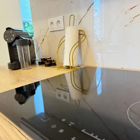 Nowe Luksusowe Apartamenty Z Wanna Premium Manufaktura-Orientarium Zoo-Aquapark Fala-Prywatny Na Wylacznosc - W Pelni Wyposazony Apartament -Blok, Niskie Pietro, Zamykany Parking Na Pilota - Cisza I Spokoj - Prywatnosc - Doskonala Lokalizacja ! * Łódź